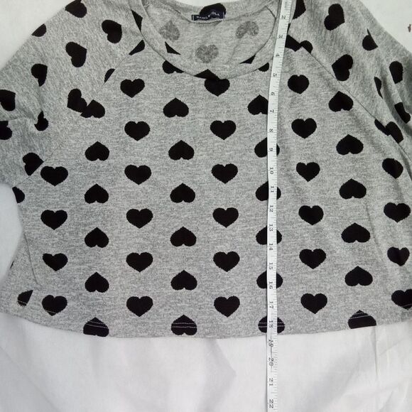Basil & Lola gray and black crop top‎ hearts Women large - Picture 9 of 9